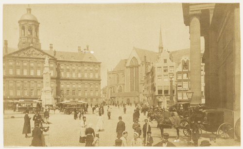 Dam en Damrak met paardentram, eind 19e eeuw. Foto Stadsarchief Amsterdam